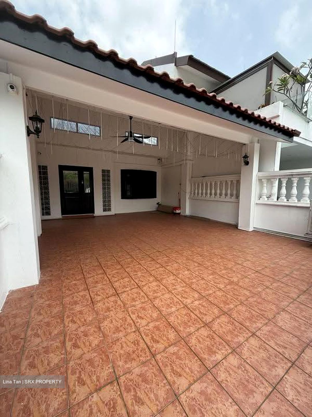 Airport Boulevard (D17), Terrace #613242831